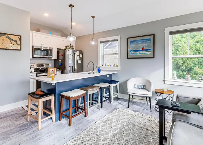 Walk To Dtwn: Charlevoix Condo W/ Fireplace