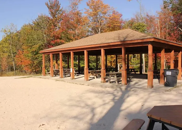 Pet Friendly Hot Tub Retreat W Ac Near Lakes