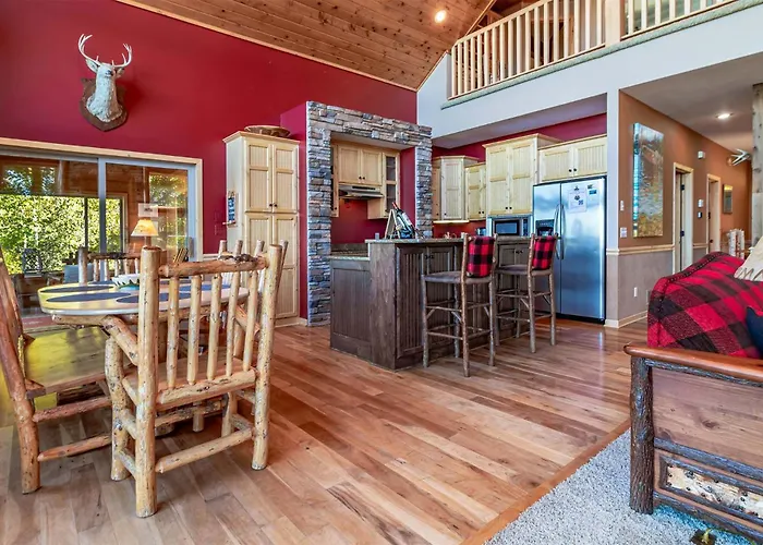 Spacious Leech Lake Home On 2 Private Acres, 200' Of Lake Shore 15 Minutes To Walker With Boat Lift, Dock, Swimming, Fire Pit