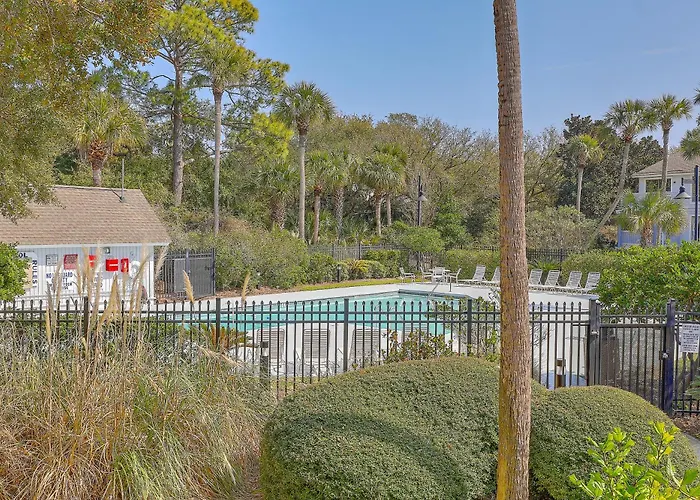 Lagoon Villa 9 - Superb Villa By Pool! Short Walk To Beach