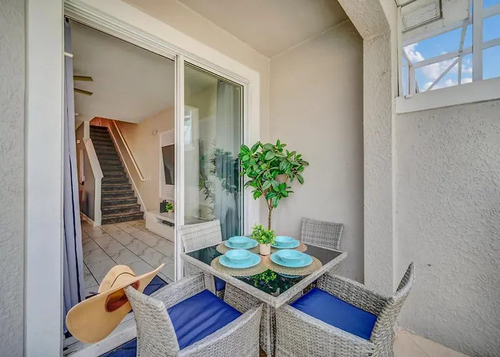 Lovely Apartments 18 Minutes Away From Disney!