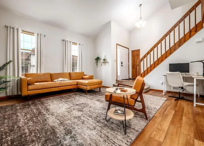 Quiet 2-Bedroom Condo With Garage And Fast Wi-Fi