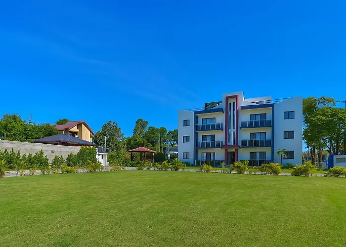 Modern 3 Bedroom Penthouse Apartment With Free Parking - 6