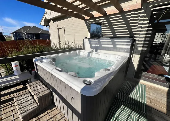 Relax In Style 5Br Home Hot Tub & Games