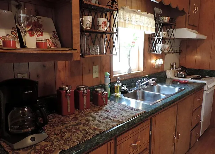 Cozy And Comfortable Cabin Rental Just 15 Minutes From San Antonio, Texas