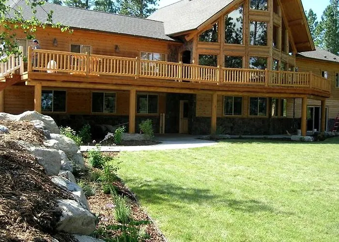 Family-Friendly Cabin Rental Near Hamilton, Montana