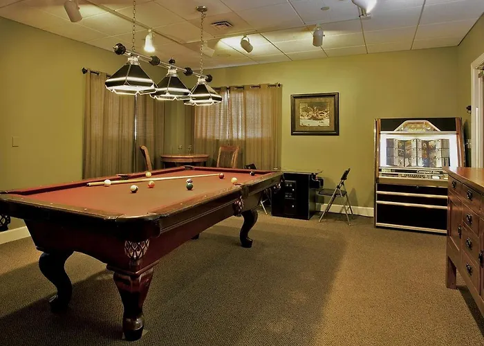 Spacious Vacation Rental For Groups Or Events With Sauna And Hot Tub In Athol, Idaho