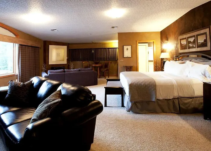 Spacious Vacation Rental For Groups Or Events With Sauna And Hot Tub In Athol, Idaho