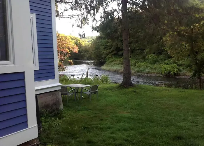 Secluded Cabin With Gorgeous Views Near Stockbridge In The Berkshires Of Massachusetts