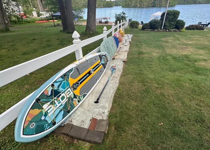 Charming & Cozy Lakefront Home - Private Beach!