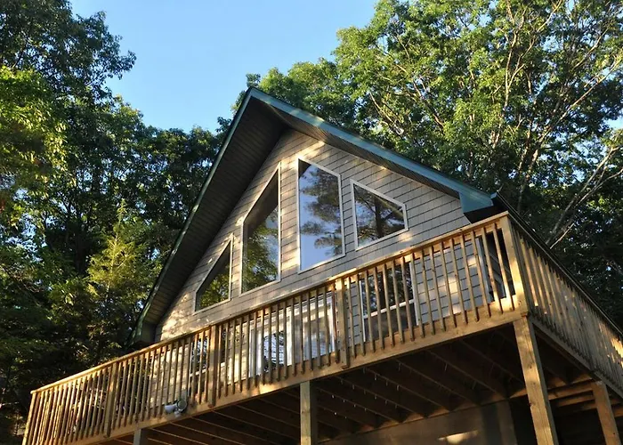 Lakefront Vacation Rental With Superb Views Over Lake Wallenpaupack In Hawley, Pennsylvania