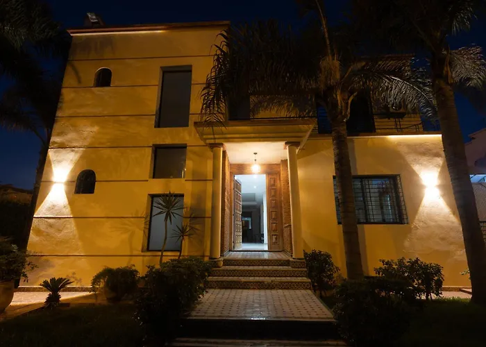 Villa Avec Piscine Et Sauna 8 Chambres Proche Commodite Et Casa Finance City