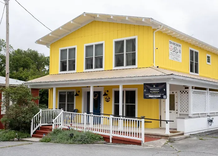 1878 Riverrun - Self-Serve Breakfast, Self Check-In, Wifi, Trail And River Access-No Staff On-Site