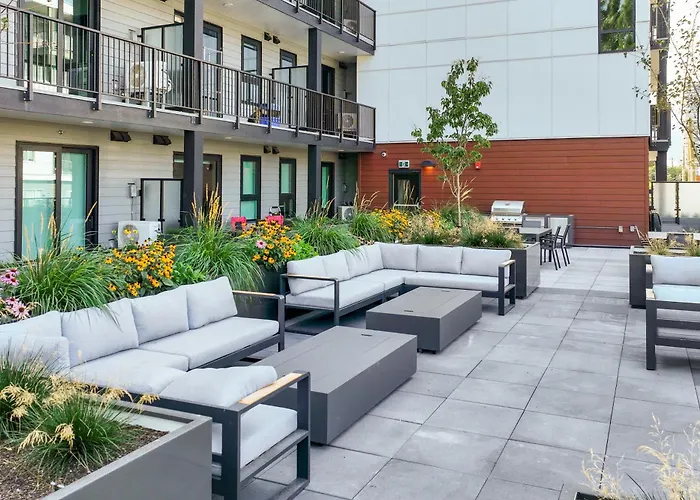 Brand New Suite Downtown Kelowna - Walk Everywhere!