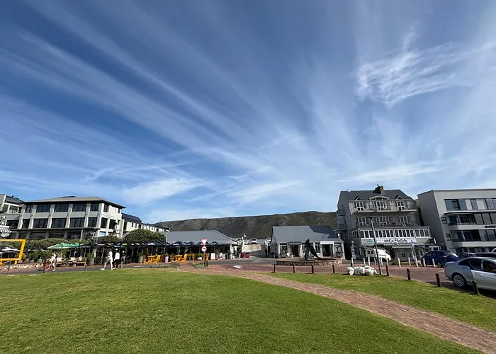 Hermanus Waterfront Boho Studio Apartment, Whale Coast Hideaway