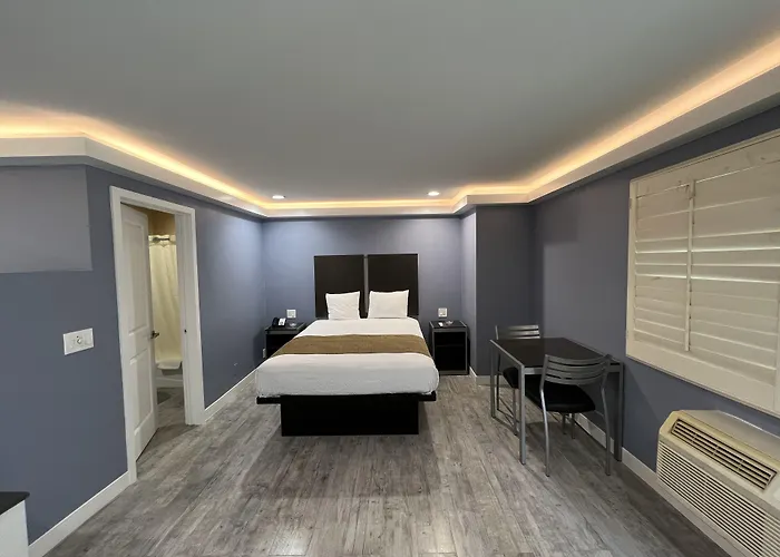 Deluxe Inn Hawthorne/ Lax