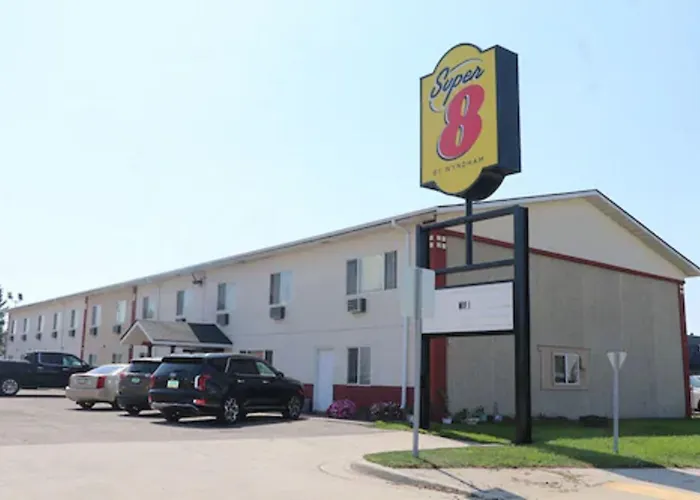 Super 8 By Wyndham West Fargo Main Ave Nd