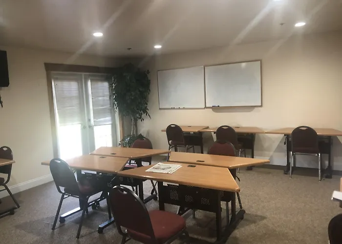 Elkhorn Mountain Inn