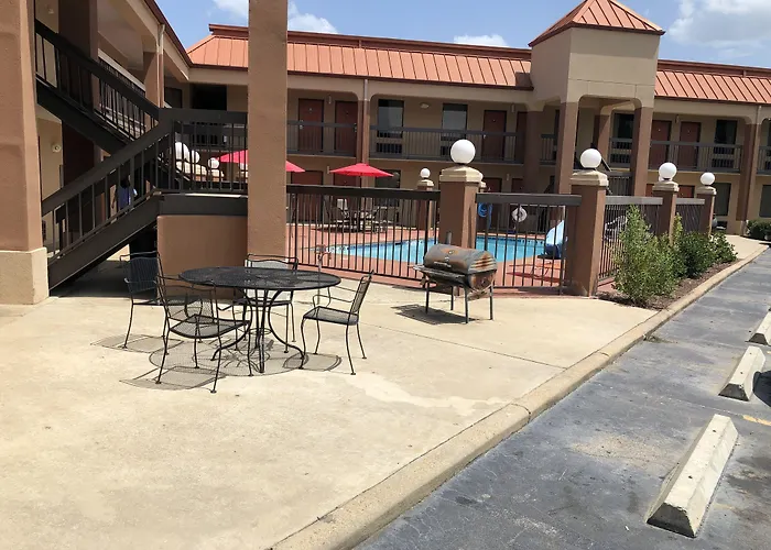 Days Inn By Wyndham Columbus