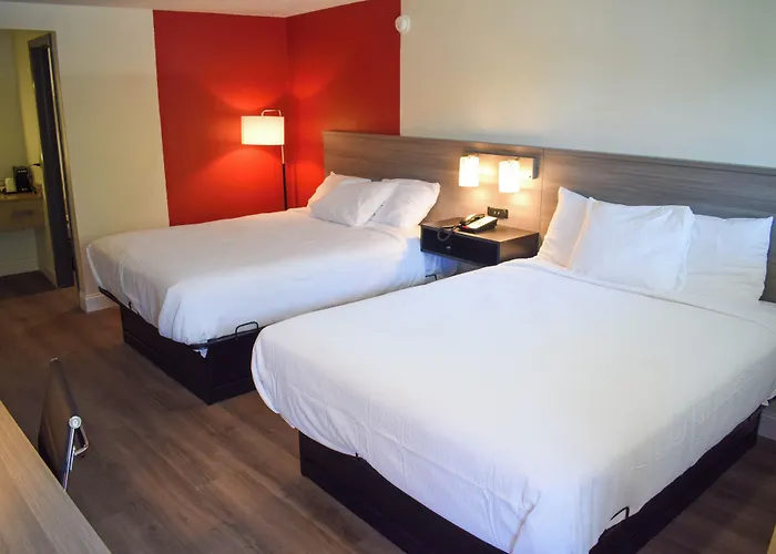 Ramada By Wyndham Cleveland Airport West