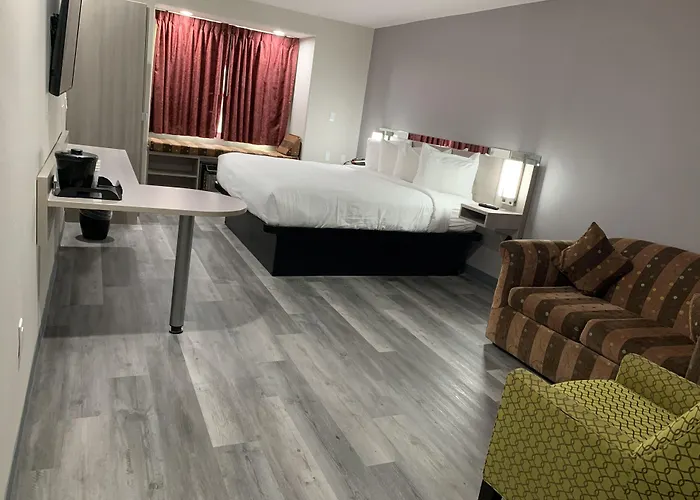 Microtel Inn And Suites Clarksville