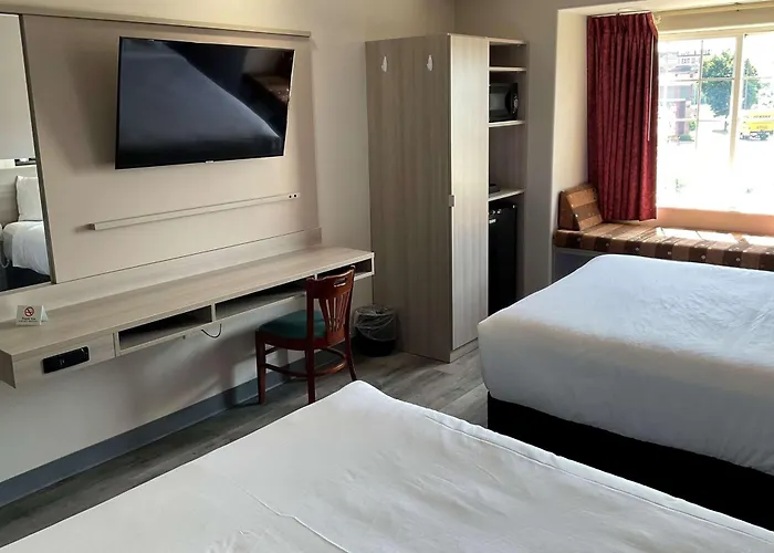 Microtel Inn And Suites Clarksville