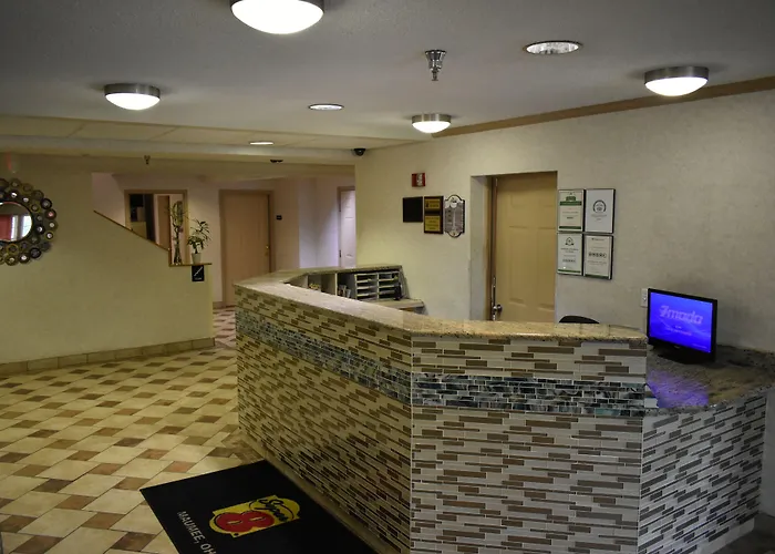 Super 8 By Wyndham Maumee Perrysburg Toledo Area