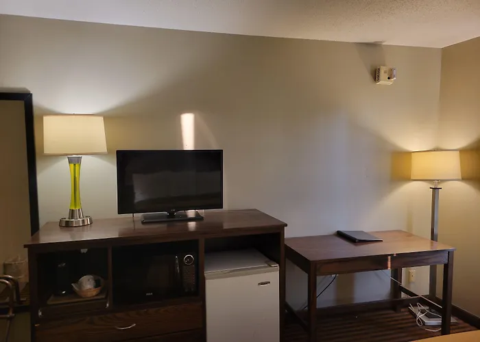 Super 8 By Wyndham Portage