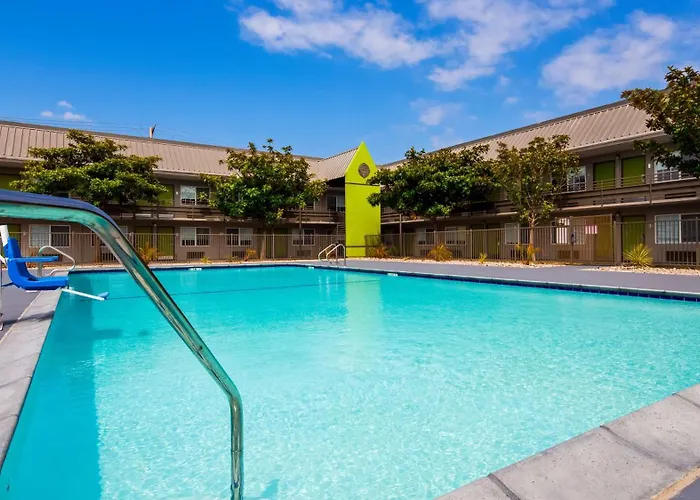 Surestay Plus Hotel By Best Western Point Richmond