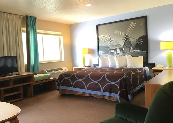 Super 8 By Wyndham Newburgh/West Point Stewart Intl Airport
