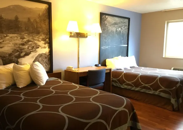 Super 8 By Wyndham Newburgh/West Point Stewart Intl Airport