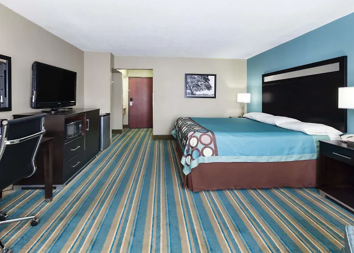 Super 8 By Wyndham Sulphur