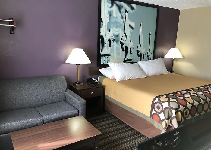 Super 8 By Wyndham Natchitoches