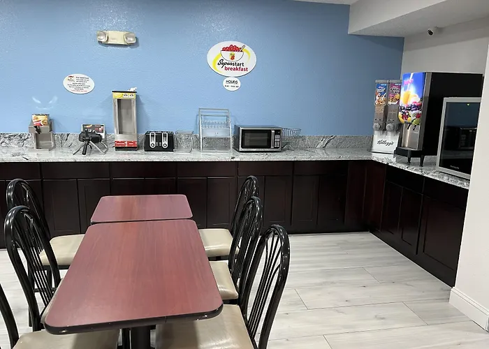 Super 8 By Wyndham Clemmons - Bermuda Run - Winston-Salem I-40