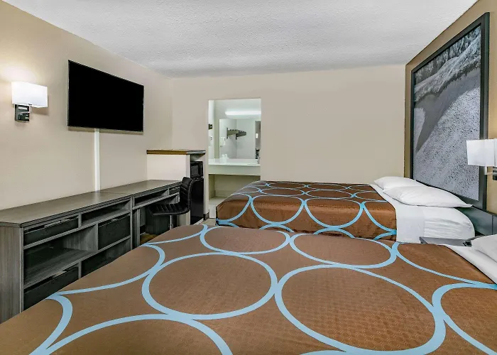 Super 8 By Wyndham Moss Point