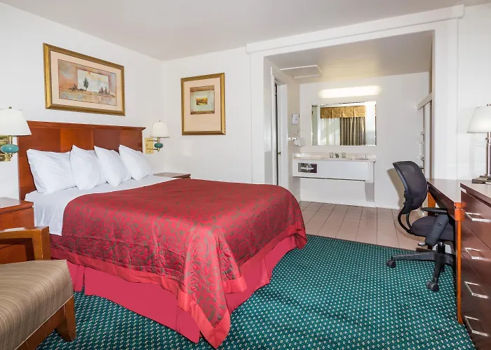 Days Inn By Wyndham Kimball