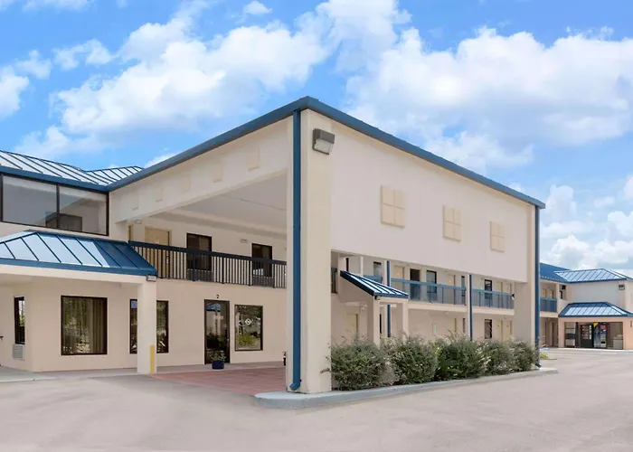 Super 8 By Wyndham Hattiesburg South