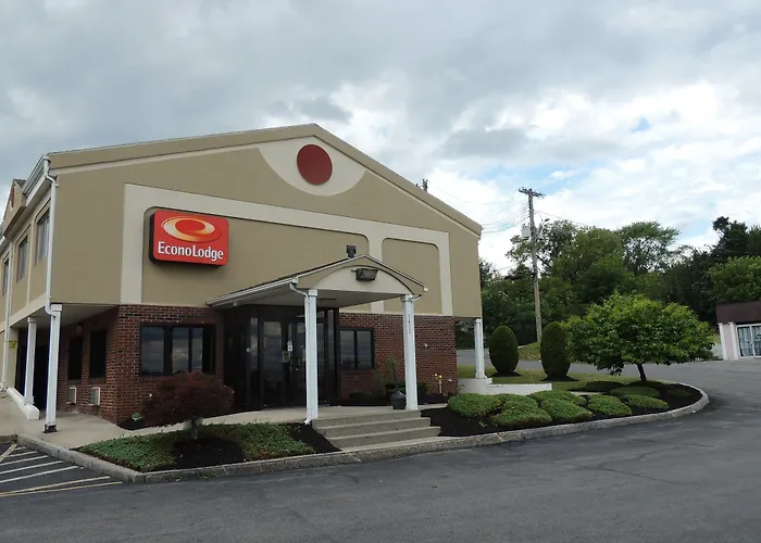 Econo Lodge Dewitt I-90