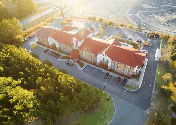 Red Roof Inn & Suites Savannah Airport