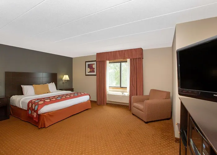 Baymont By Wyndham Coralville