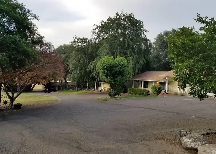 Lazy J Ranch Motel