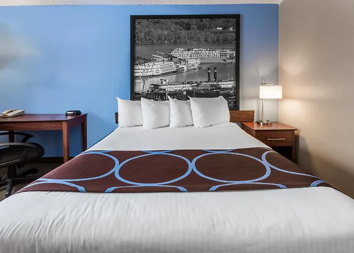 Super 8 By Wyndham Dubuque