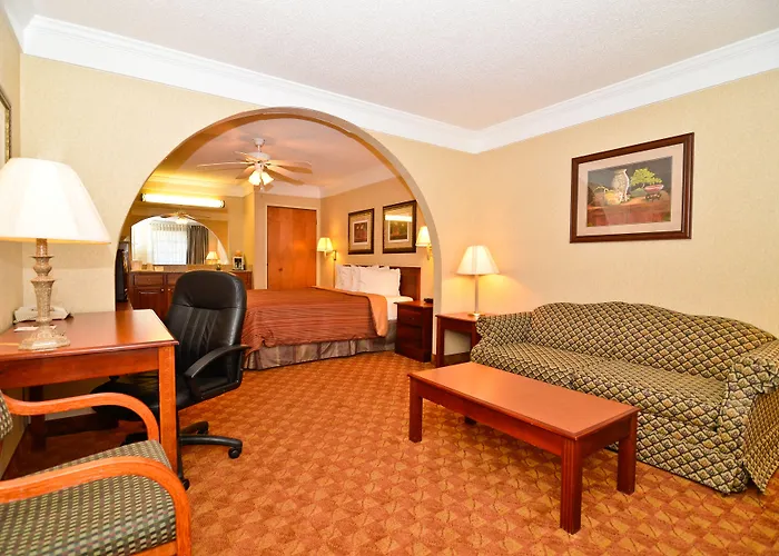 Peach State Inn & Suites