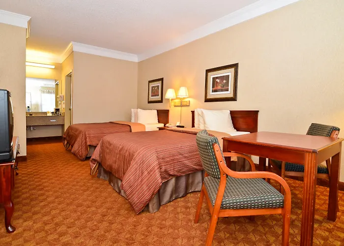 Peach State Inn & Suites