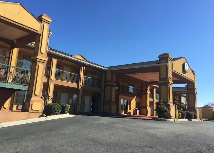 Peach State Inn & Suites