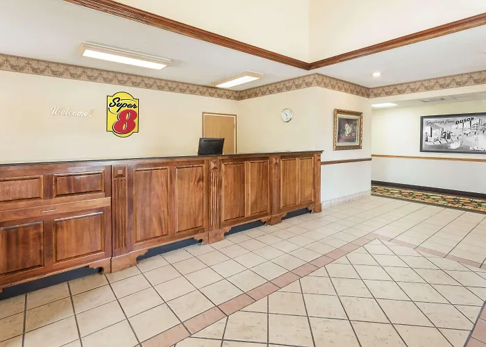 Super 8 By Wyndham Duson Lafayette West Area
