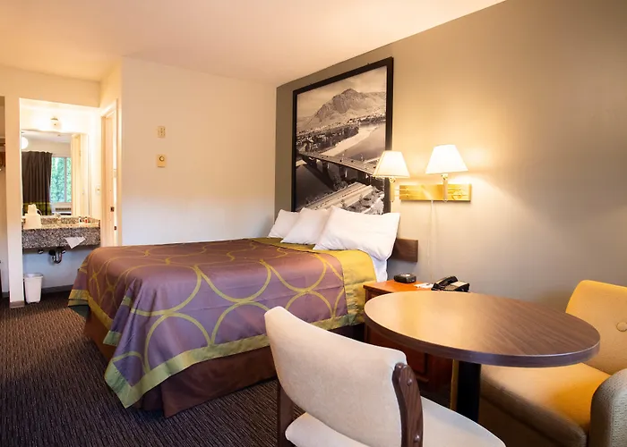 Super 8 By Wyndham Kamloops East