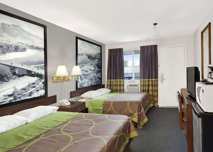 Super 8 By Wyndham Kamloops East