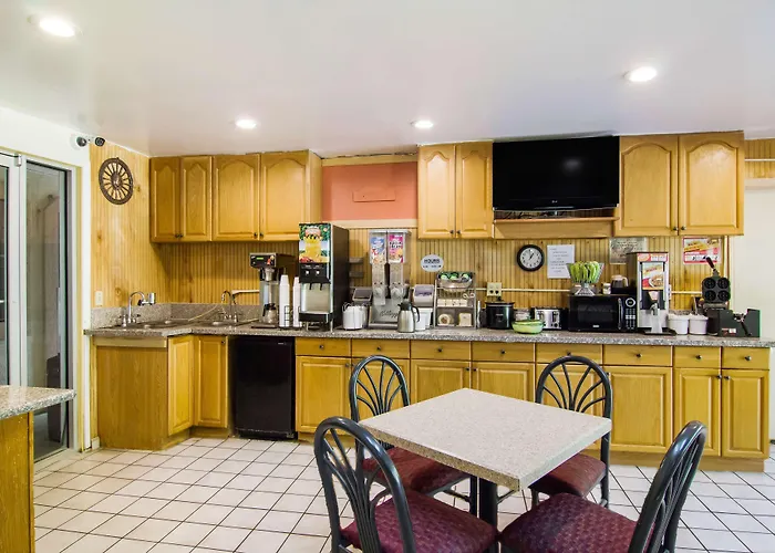 Americas Best Value Inn Darien