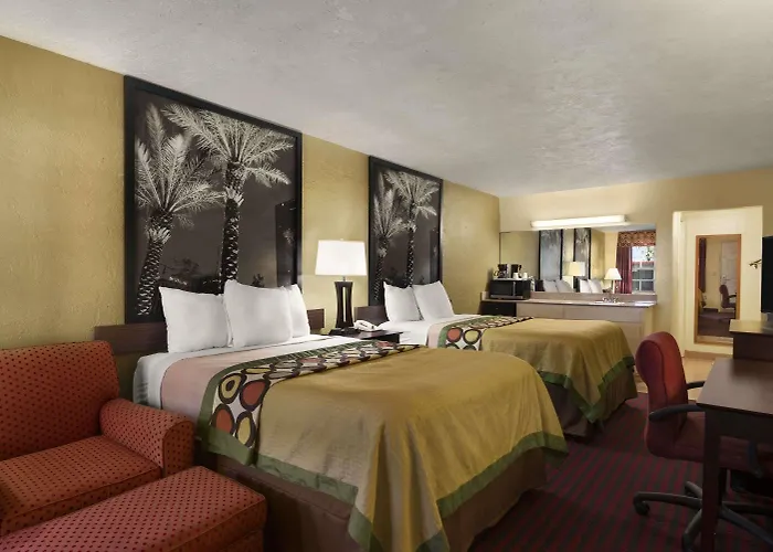 Super 8 By Wyndham Bradenton Sarasota Area